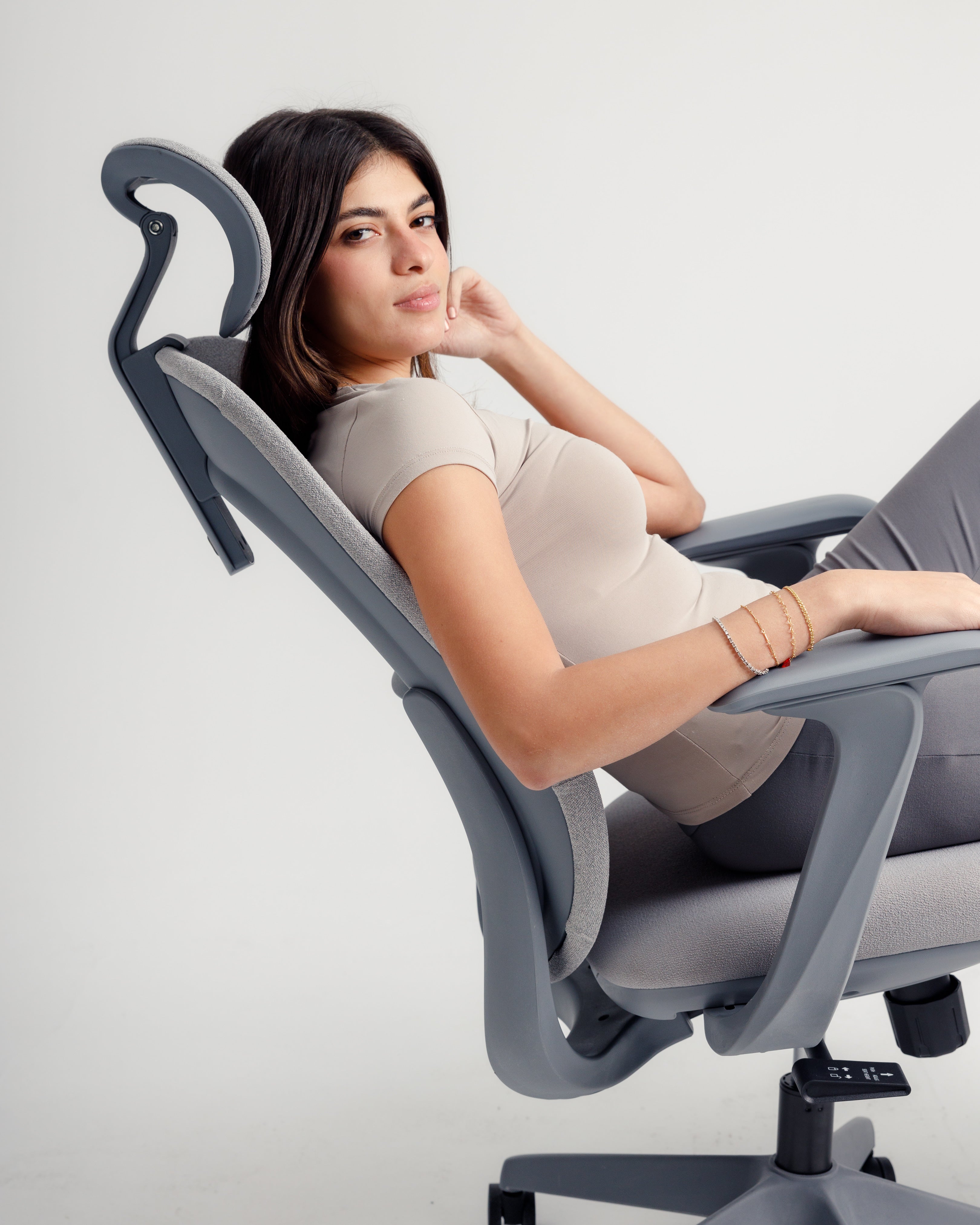 Grey Aura Ergonomic Chair Wasilaah
