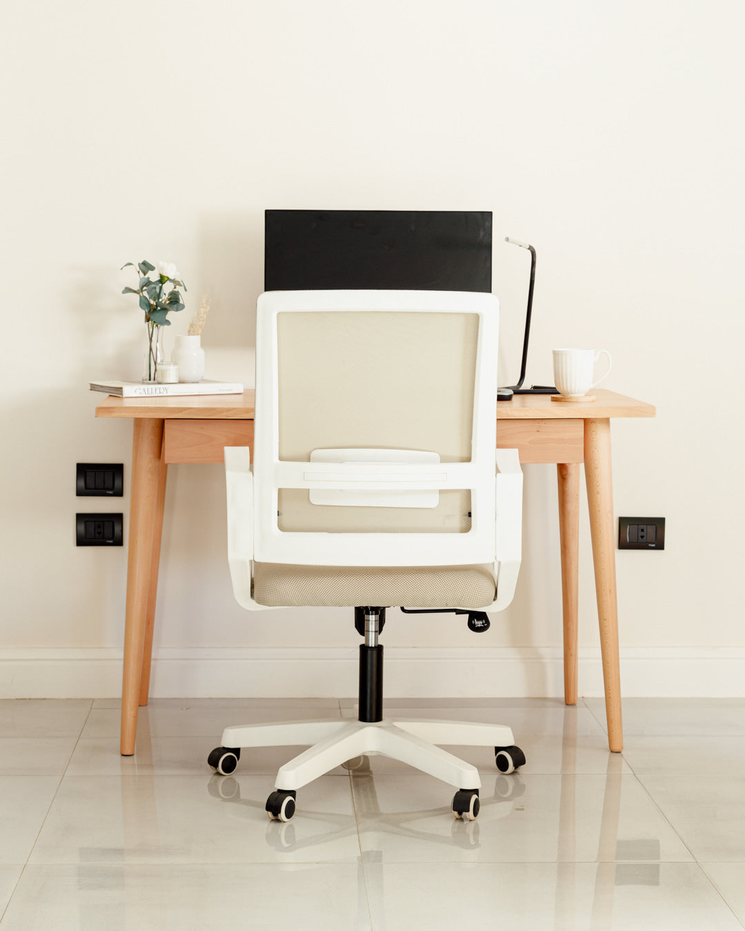 WHITE MESH CHAIR