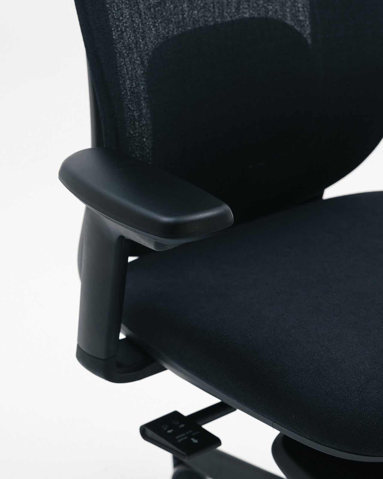 Black armrest office chair Wasilaah