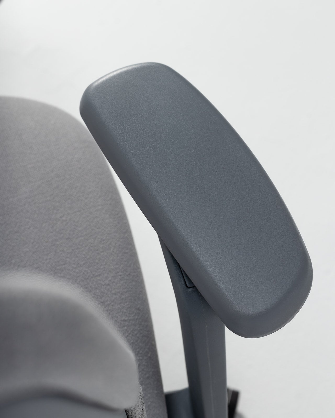 Grey arm rest office chair Wasilaah