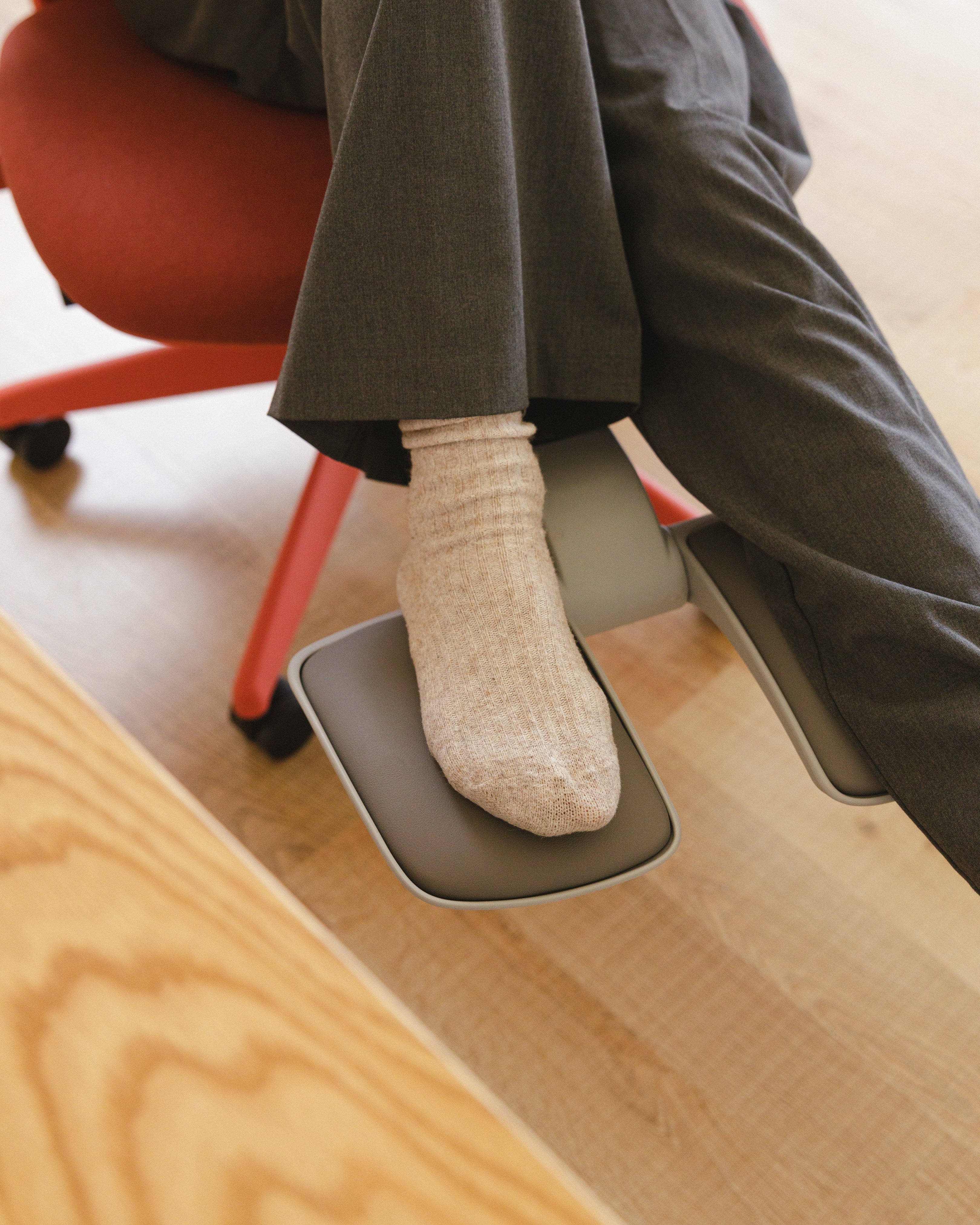 Red Aura Ergonomic Chair Wasilaah