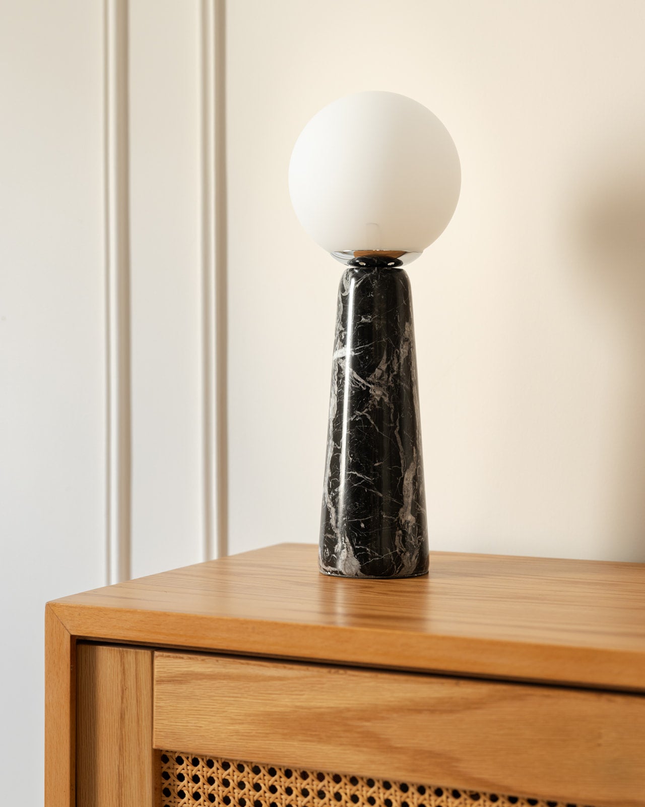 VESPRE MARBLE TABLE LAMP