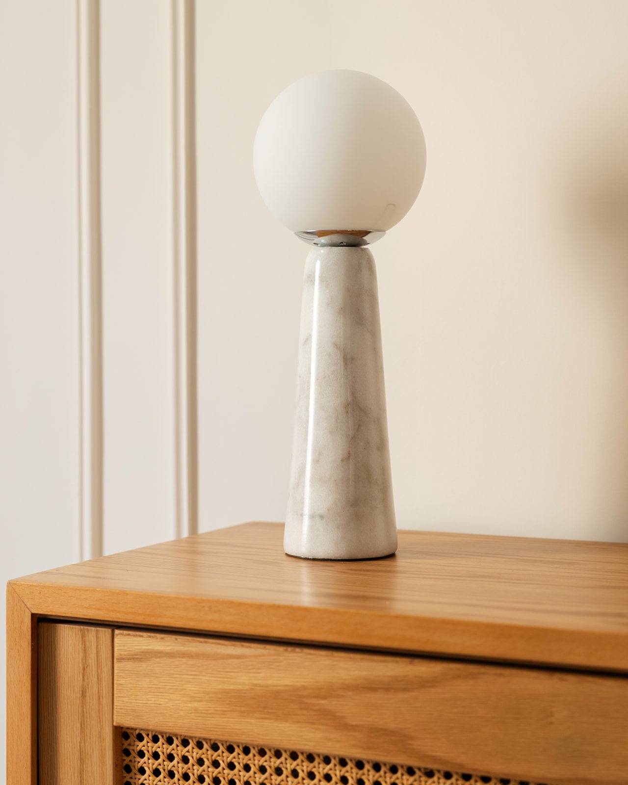 IVORY MARBLE TABLE LAMP