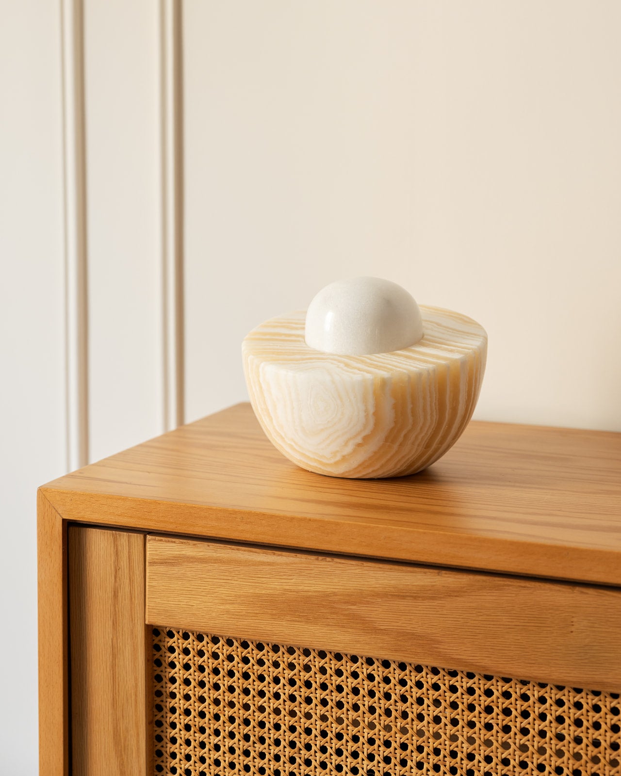 MOONLIGHT ONYX TABLE LAMP