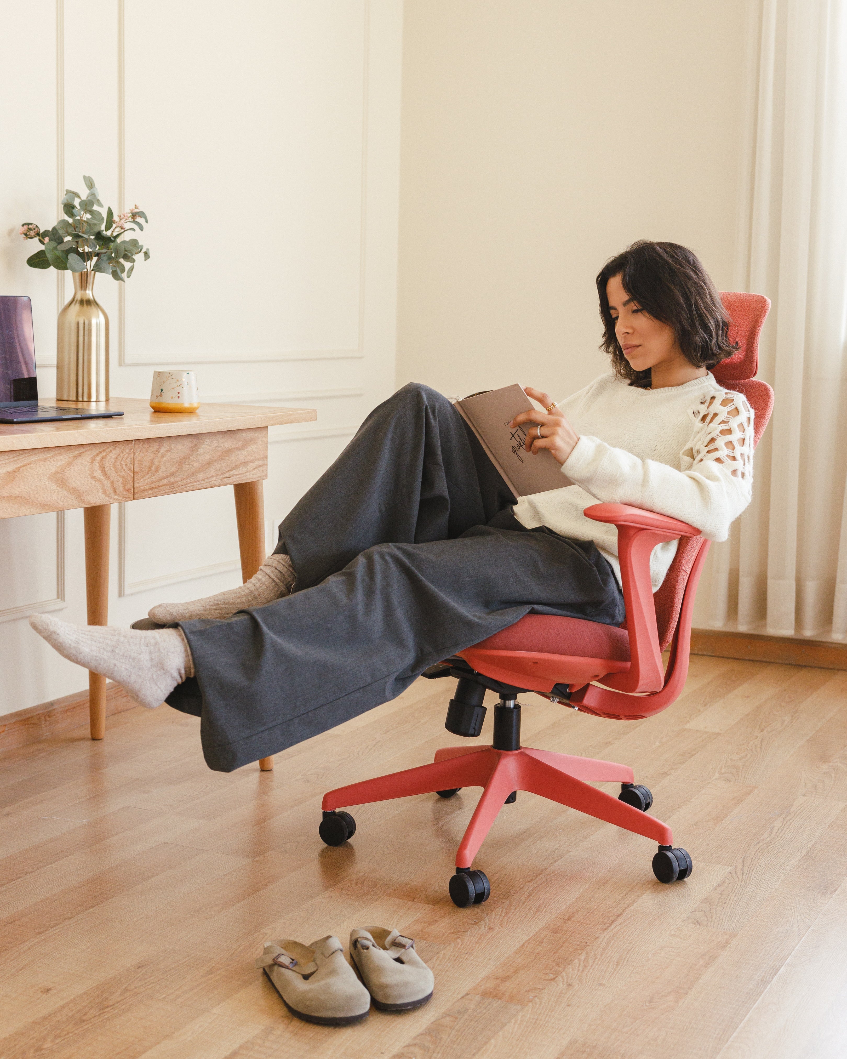 Red Aura Ergonomic Chair Wasilaah