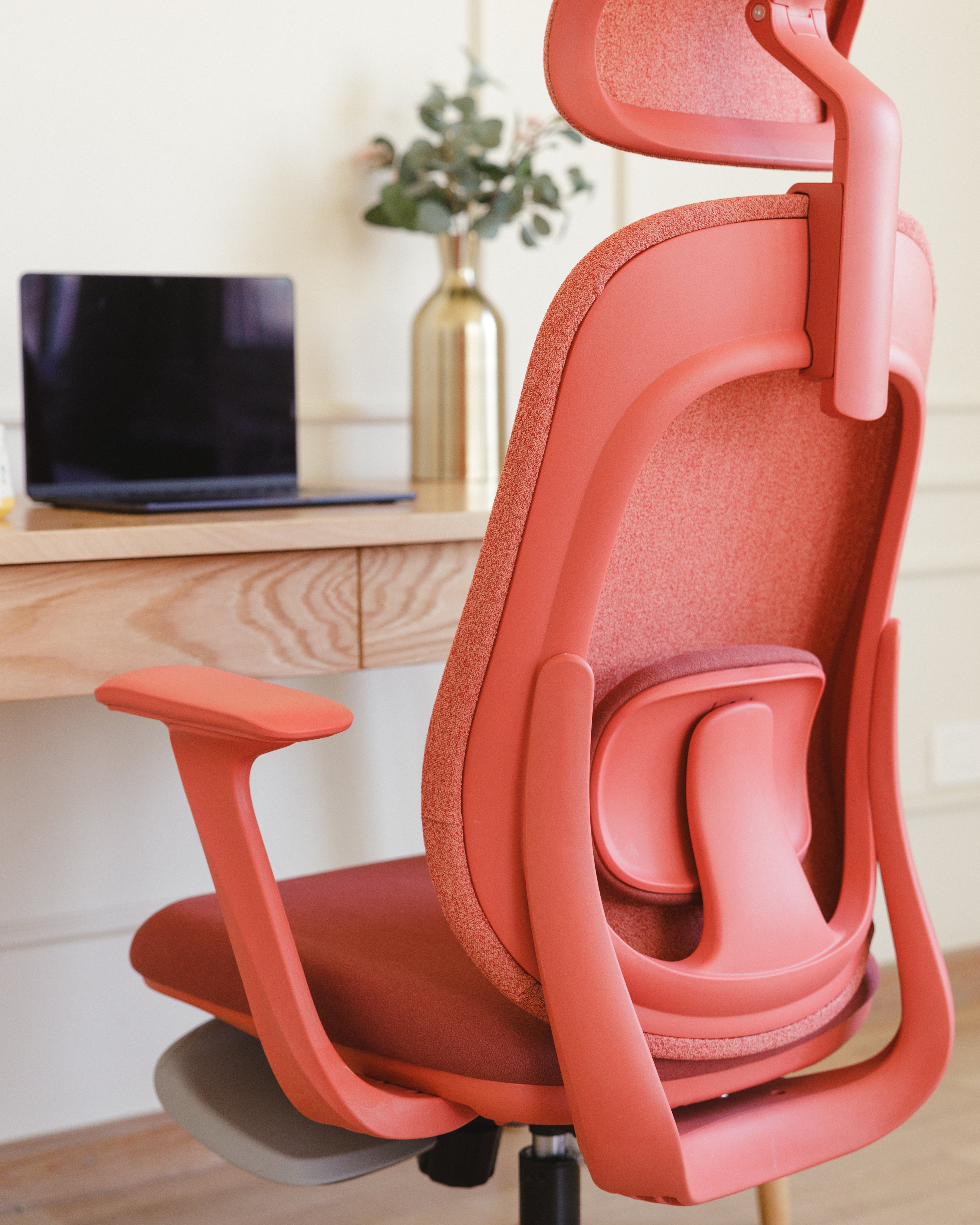 Red Aura Ergonomic Chair Wasilaah