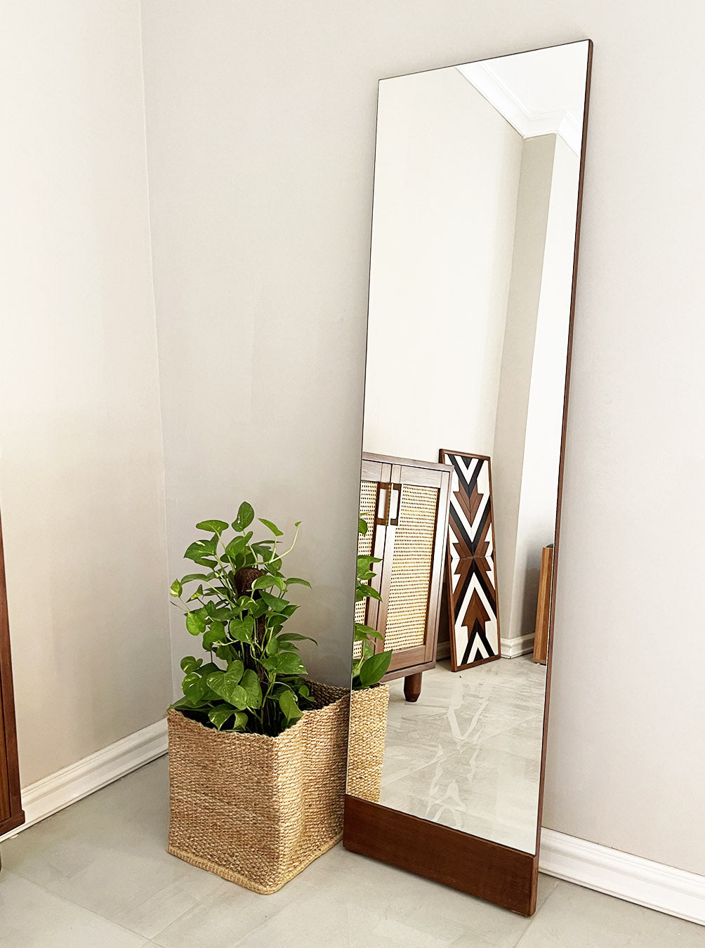 مرايا ستاند